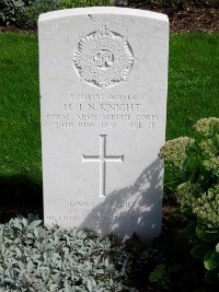 Klagenfurt War Cemetery - Knight, Harold John Nieersseman